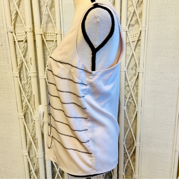 Urban Outfitters Top Cream with Thin Chain Trim Sleeveless size Medium - Picture 4 of 10